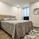 As Casas Do Penedo Da Moura * Arcos de Valdevez