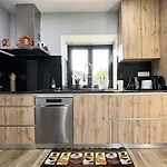 As Casas Do Penedo Da Moura