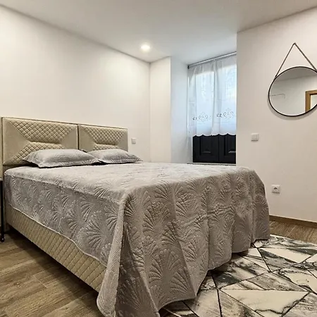 As Casas Do Penedo Da Moura * Arcos de Valdevez