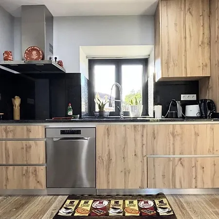 As Casas Do Penedo Da Moura