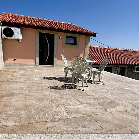 As Casas Do Penedo Da Moura Аркуш-ди-Валдевеш