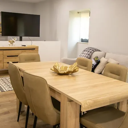 As Casas Do Penedo Da Moura *
