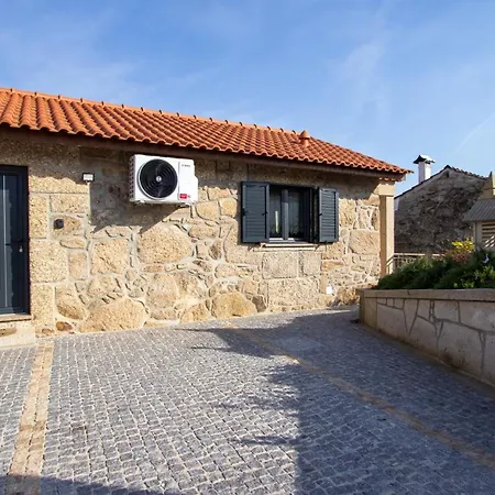 As Casas Do Penedo Da Moura Arcos de Valdevez