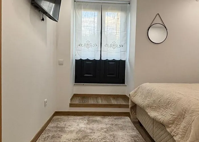 As Casas Do Penedo Da Moura *