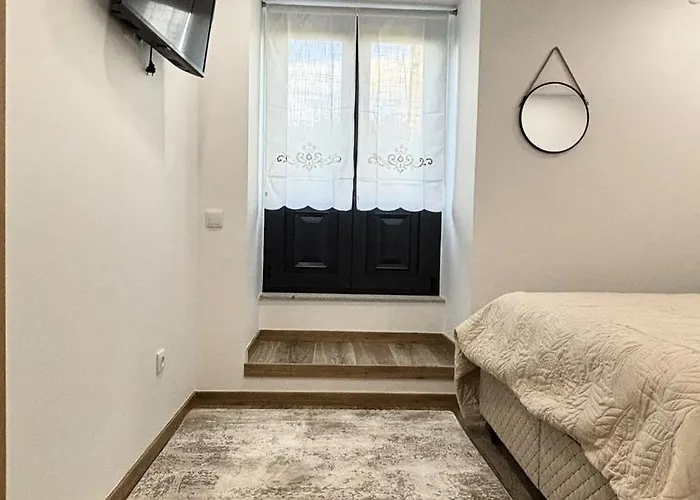 As Casas Do Penedo Da Moura *