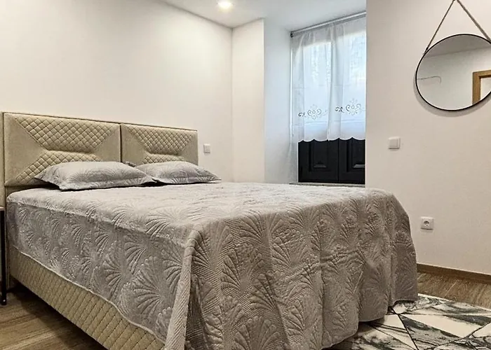 As Casas Do Penedo Da Moura * Arcos de Valdevez